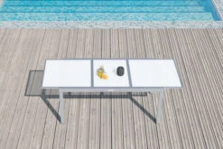 VILLANA Ausziehtisch, Silber/weiß, Alu/Sicherheitsglas, 160/220x90 Cm, Flügelmechanismus -Kettler Verkäufe 13395 2 3 CGI.jpg