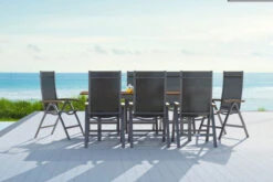 VILLANA Esstischset, Silber/schwarz, Alu/FSC-Akazie, Ausziehtisch 150/200 X 90 Cm, 8 Multipositionsessel -Kettler Verkäufe 19939 2 CGI.jpg