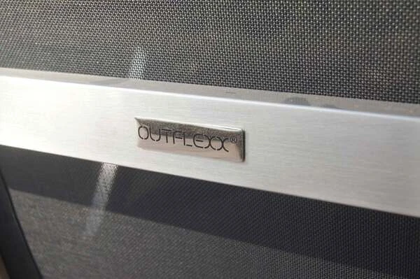 OUTFLEXX Stapelsessel, Schwarz, FSC-Teak / Edelstahl / Textilene, 60x56x85 Cm, Modernes Design 10 OUTFLEXX Stapelsessel, Schwarz, FSC-Teak / Edelstahl / Textilene, 60x56x85 Cm, Modernes Design – Bild 8