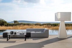 OUTFLEXX Sam Corner Loungeset, Sooty/lead Chine, Alu/Sunbrella, 5-6 Personen, Inkl. 1x Beistelltisch, 2x Loungetisch 23 OUTFLEXX Sam Corner Loungeset, Sooty/lead Chine, Alu/Sunbrella, 5-6 Personen, Inkl. 1x Beistelltisch, 2x Loungetisch -Kettler Verkäufe 21845 6.jpg