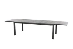 SIENA GARDEN Gomera II/Kingston Esstischgarnitur, Matt Graphit/grau/wood Look, Alu/Teak/Keramik/Texfabric, Tisch 220/340x108 Cm, 10 Stapelsessel 17 SIENA GARDEN Gomera II/Kingston Esstischgarnitur, Matt Graphit/grau/wood Look, Alu/Teak/Keramik/Texfabric, Tisch 220/340x108 Cm, 10 Stapelsessel -Kettler Verkäufe 22067 8.jpg