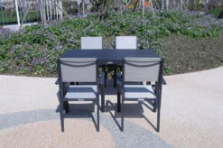 VILLANA Esstischgarnitur, Anthrazit/grau, Alu/Holzimitat/Textil, Tisch 150x90cm, 4 Stapelsessel 25 VILLANA Esstischgarnitur, Anthrazit/grau, Alu/Holzimitat/Textil, Tisch 150x90cm, 4 Stapelsessel -Kettler Verkäufe 22579 06.jpg