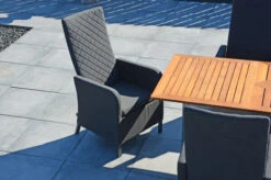 OUTFLEXX Malaga Sitzgruppe, Natur/anthrazit/sooty, FSC-Teak/Edelstahl/Alu/Sunbrella, 150/200x90cm, 8 Sessel, Plattenstärke 20mm, Verstellbare Rückenlehne -Kettler Verkäufe 28871 11.JPG