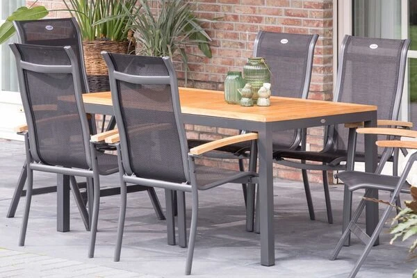 HARTMAN Alice Stapelsessel 4er-Set, Xerix/schwarz, Alu/4x4 Textilen, Mit FSC Teak-Armlehnen 6 HARTMAN Alice Stapelsessel 4er-Set, Xerix/schwarz, Alu/4x4 Textilen, Mit FSC Teak-Armlehnen – Bild 4