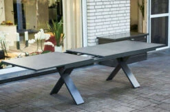 HARTMAN Sondermodell Xanadu / Aruba Sitzgruppe, Xerix/anthrazit, Alu/Glaskeramik, 8 Stapelsessel, 220/280x100cm -Kettler Verkäufe 6 21137.jpg