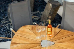 DIAMOND GARDEN Lyon Triangel Esstisch, Edelstahl/Recycled Teak, 150x 150 Cm -Kettler Verkäufe 8 21210.jpg